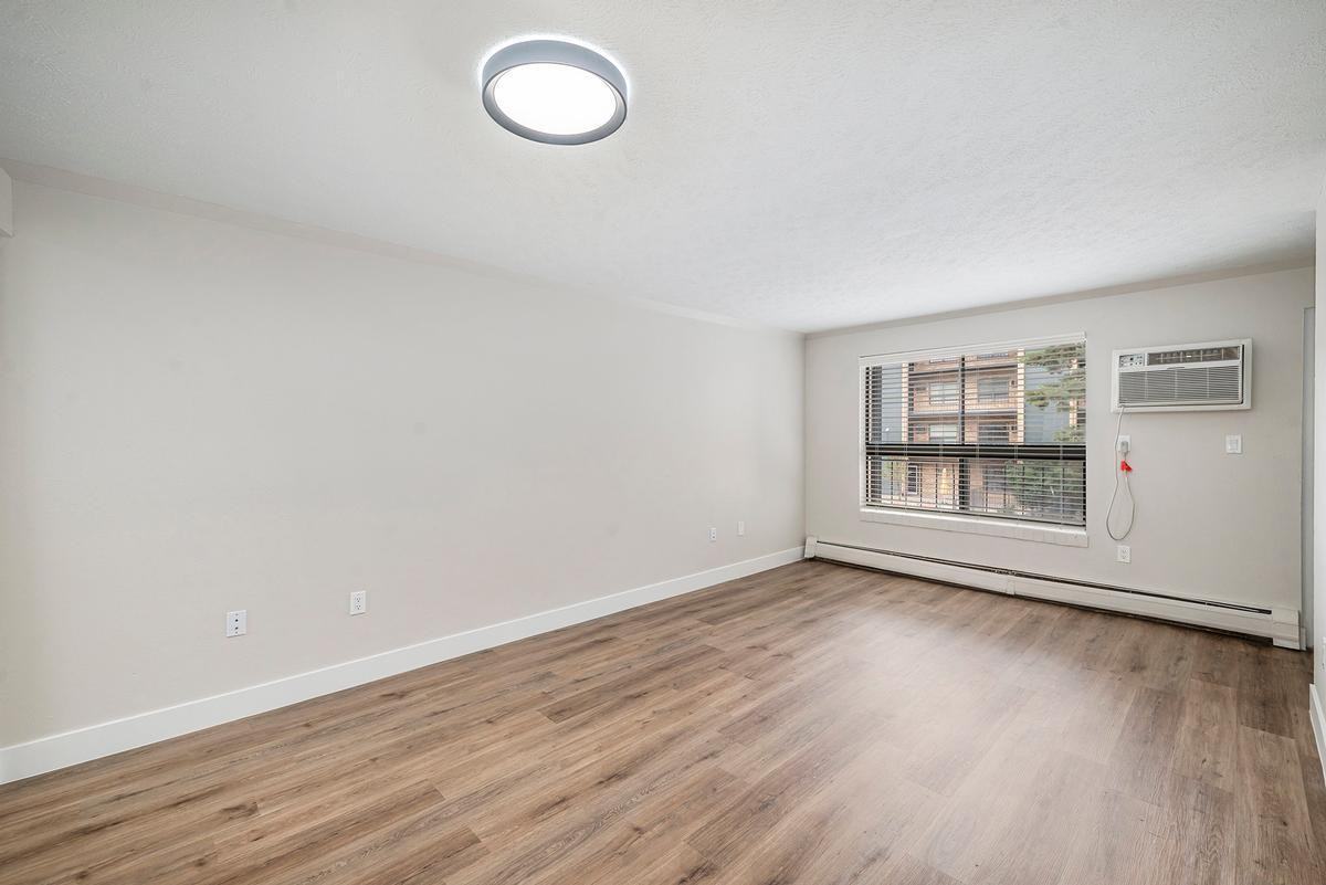 5100 Leetsdale Dr - Photo 3 of 16