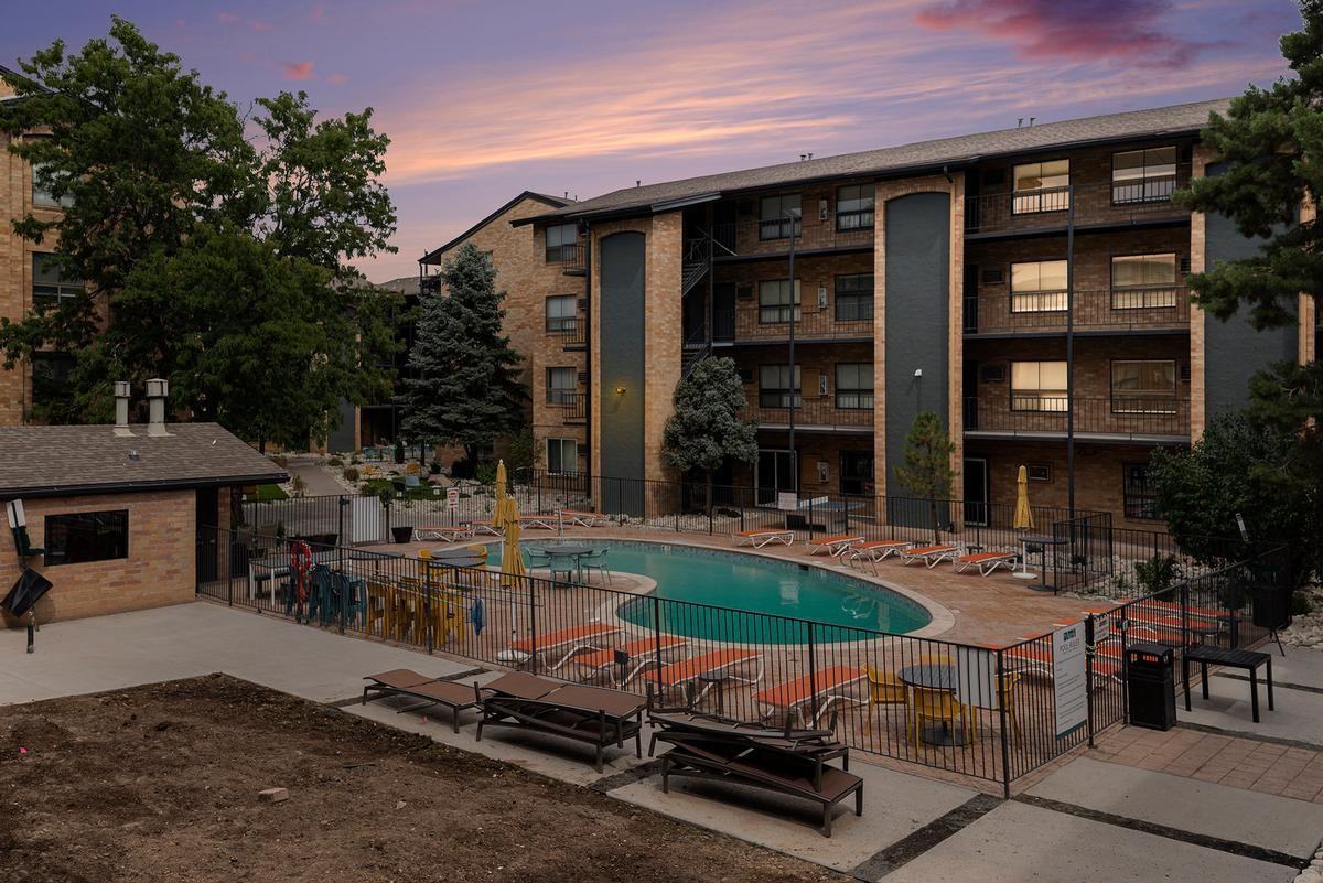 5100 Leetsdale Dr - Photo 4 of 16