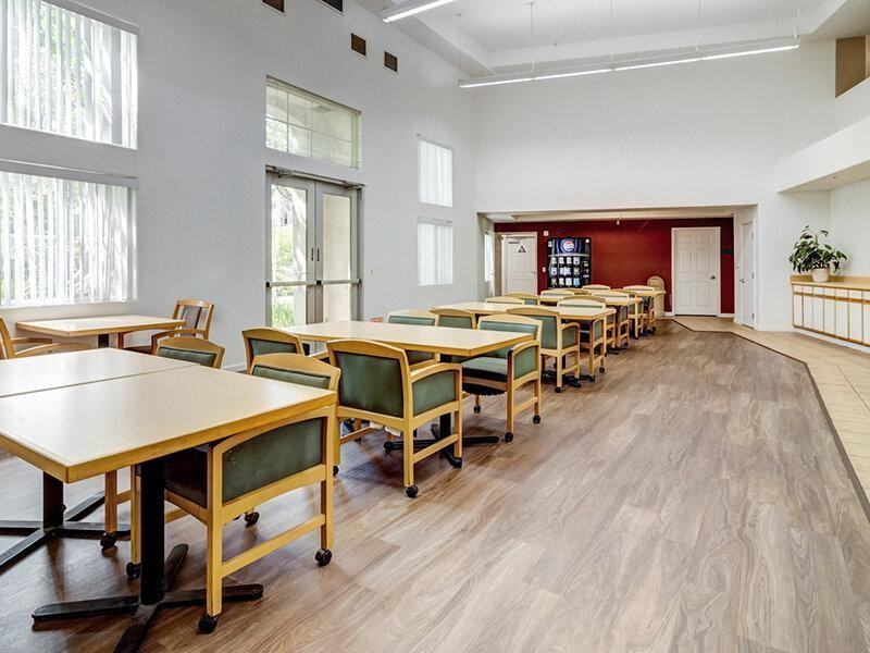 445 Redwood St - Photo 5 of 43