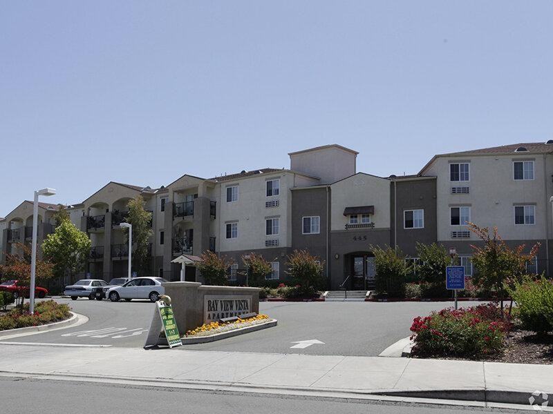 445 Redwood St - Photo 7 of 43