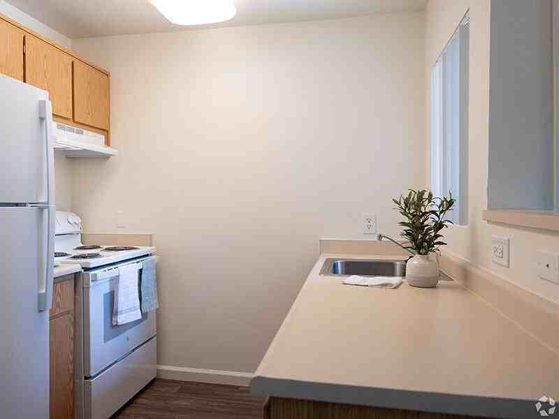 211 East D Street - Photo 5 of 20