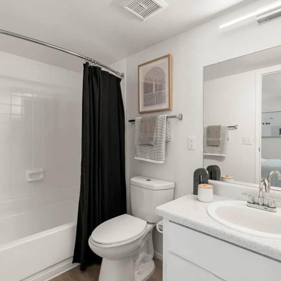 1283 W Parklane Blvd - Photo 3 of 11