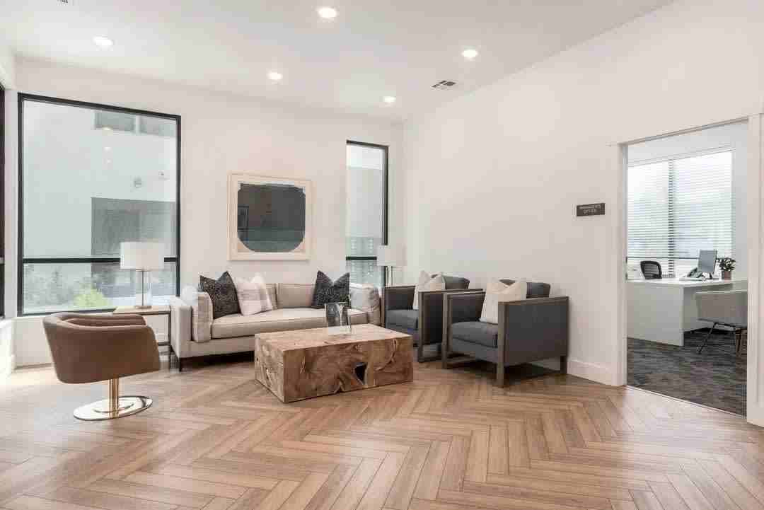 688 Nicholes Ln - Photo 4 of 16