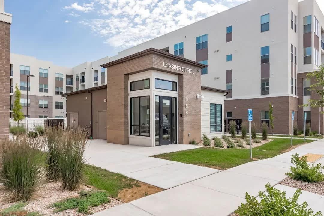 688 Nicholes Ln - Photo 3 of 16