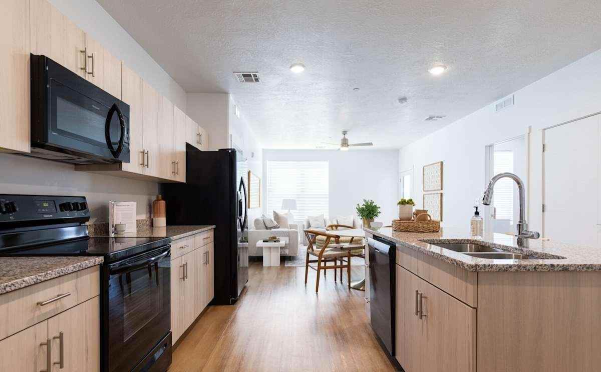 688 Nicholes Ln - Photo 5 of 16