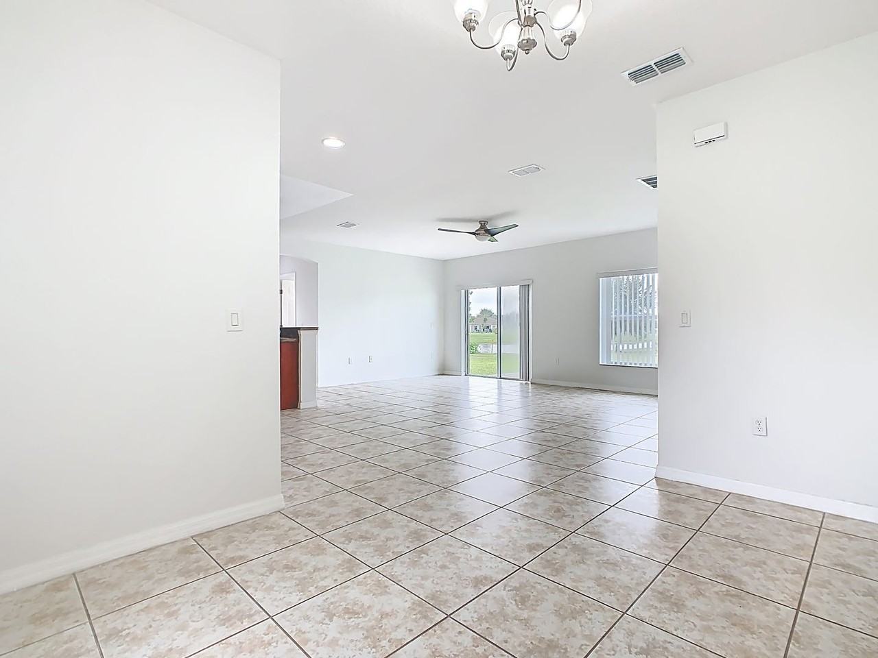 4044 Marina Isle Dr - Photo 3 of 37