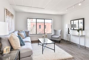 featured image of 600 University Ave Se