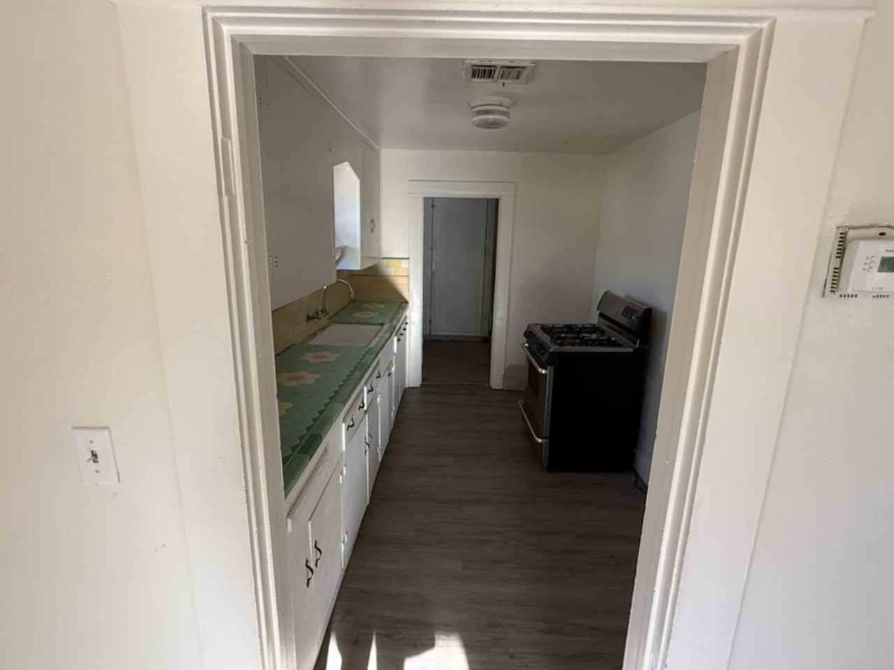 1215 S Farmer Ave - Photo 4 of 13