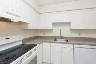 Whitney Towers in the heart of the Hamden's Centerville Neighborhood - Photo 1 of 1