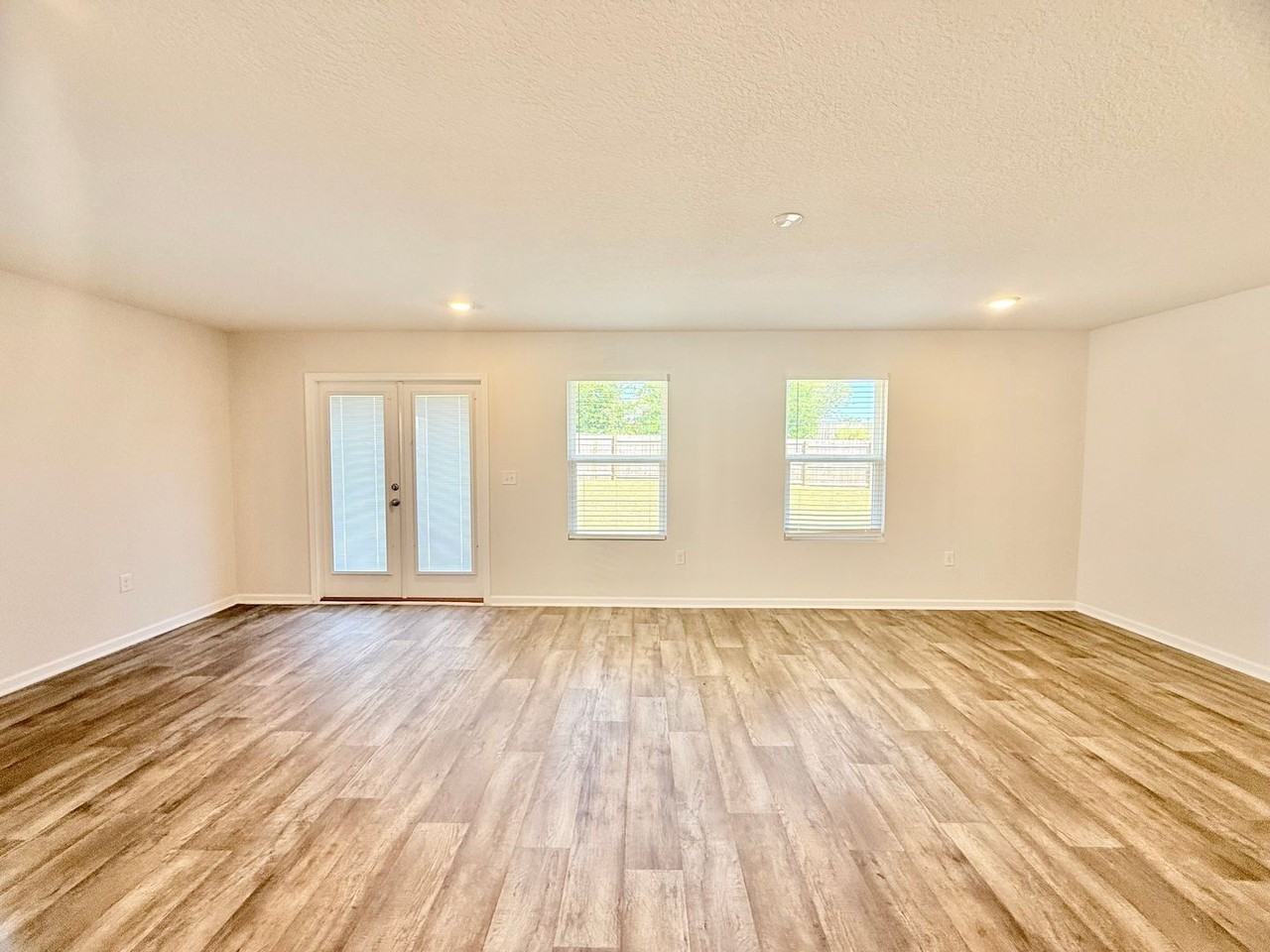 5719 5719 Guinevere Ln-PRO- CLO #CLO - Photo 2 of 14