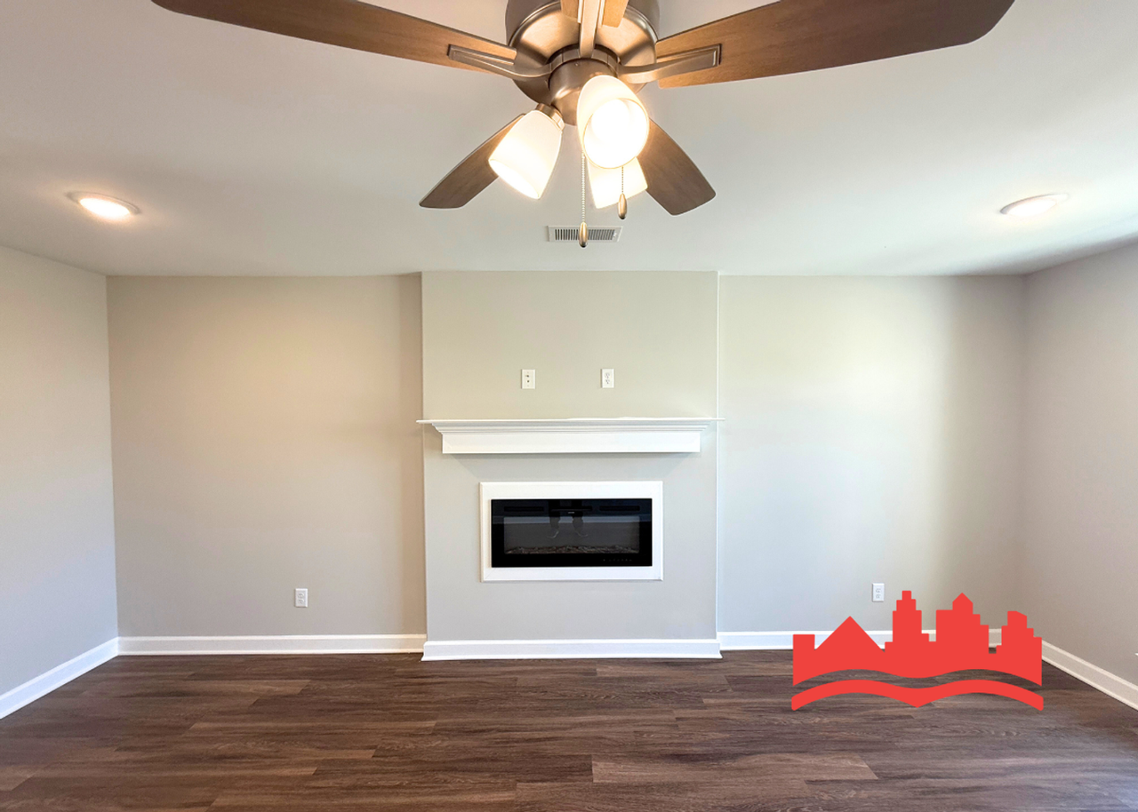 350 Maple St - Photo 7 of 18