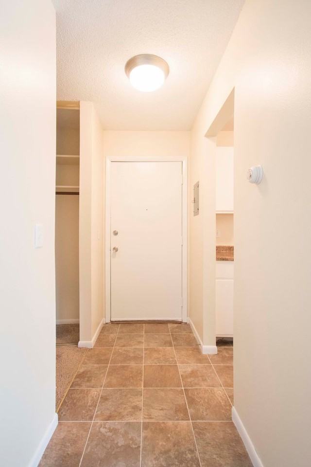 Bay Pointe Apartments - Photo 4 of 36