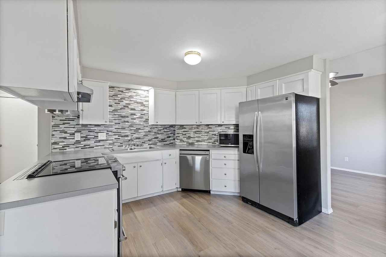 5391 Nw 180th Pl - Photo 2 of 35