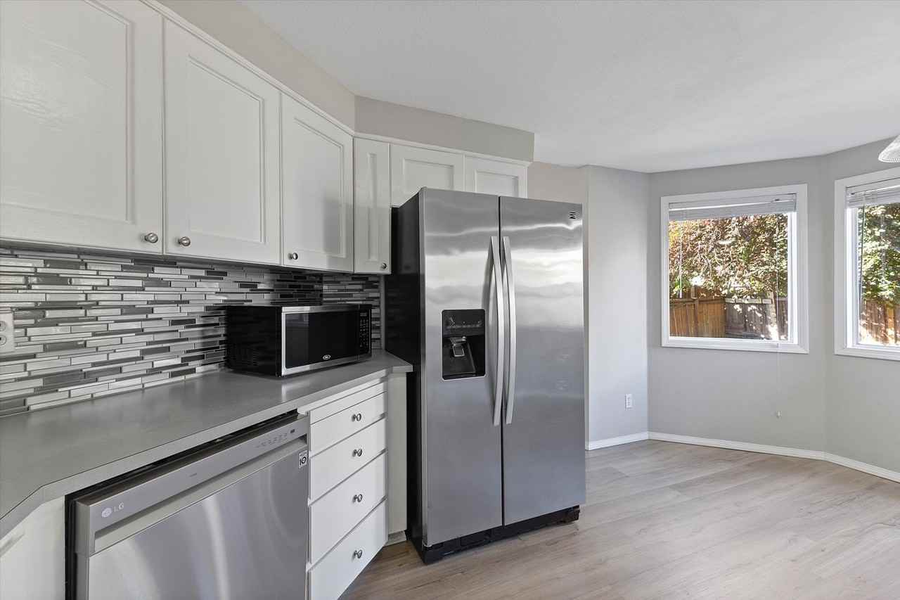 5391 Nw 180th Pl - Photo 3 of 35