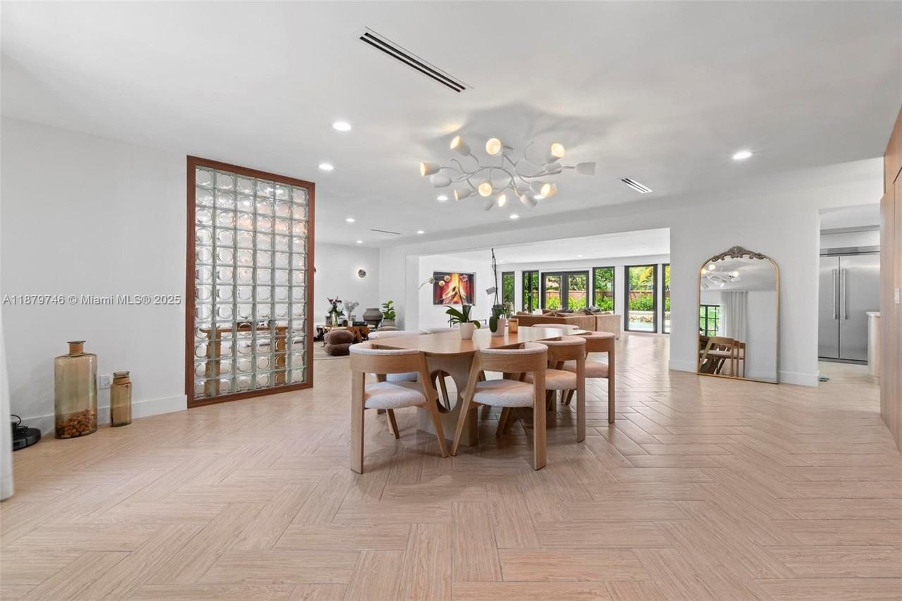 15202 Southwest 80th Avenue - Photo 3 of 31