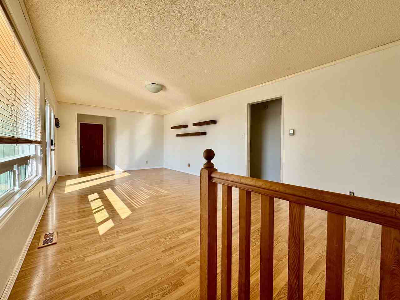 13216 Satterlee Rd - Photo 3 of 36