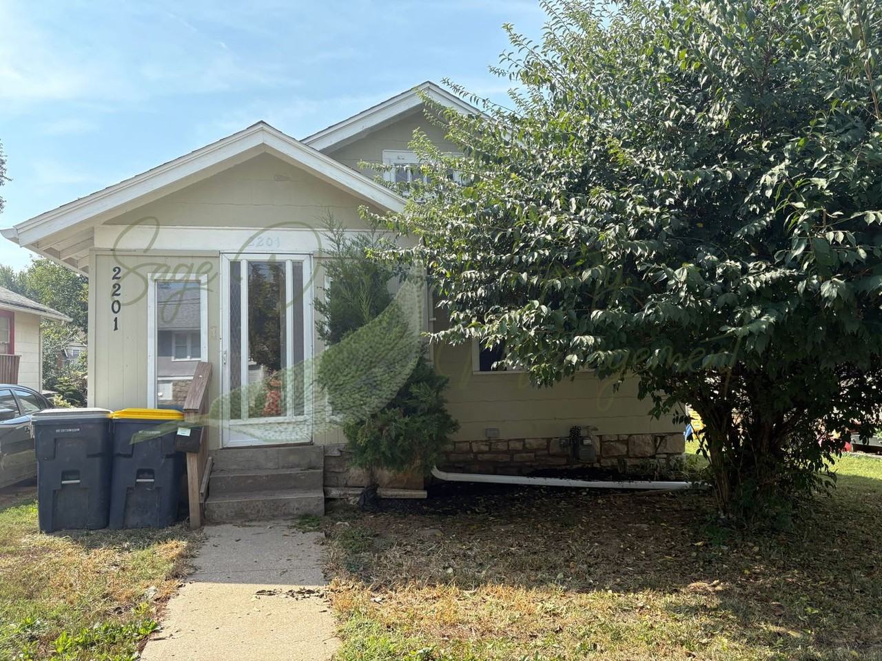 2201 E 67th St - Photo 2 of 18