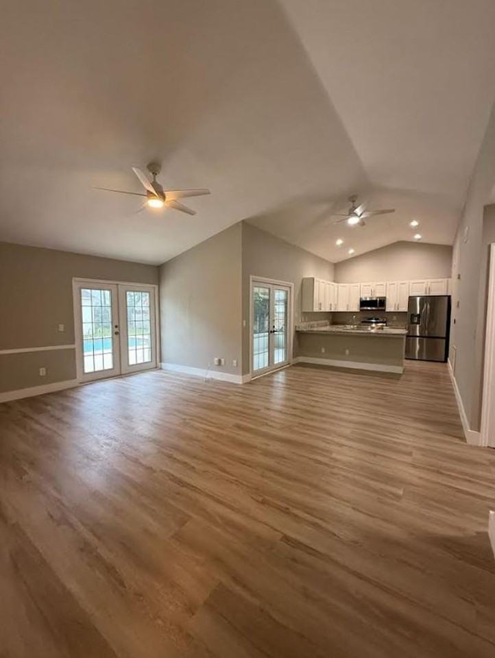 1374 Sw Hunnicut Ave - Photo 3 of 15