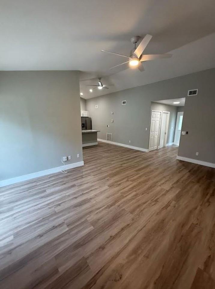 1374 Sw Hunnicut Ave - Photo 6 of 15