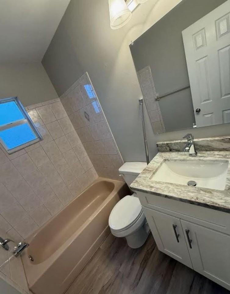 1374 Sw Hunnicut Ave - Photo 7 of 15