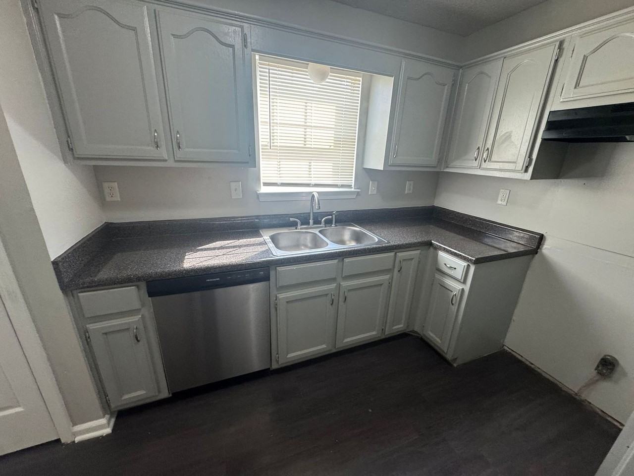 10101 Stephenson Lane - Photo 5 of 14