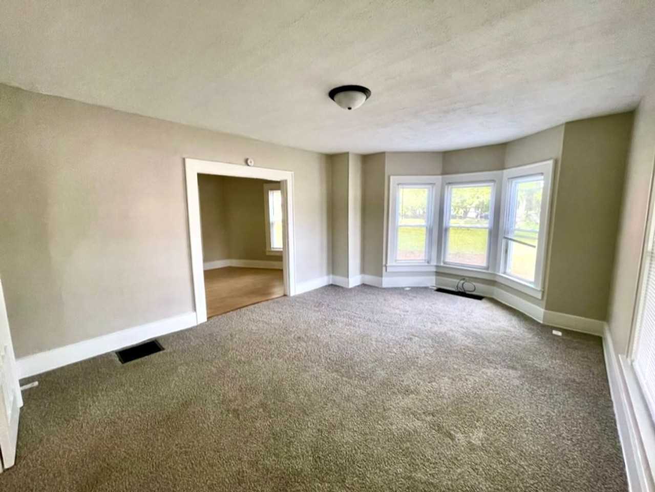 9 W Market St - Photo 6 of 33