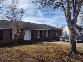 featured image of 731 731 W Marion Street A&B