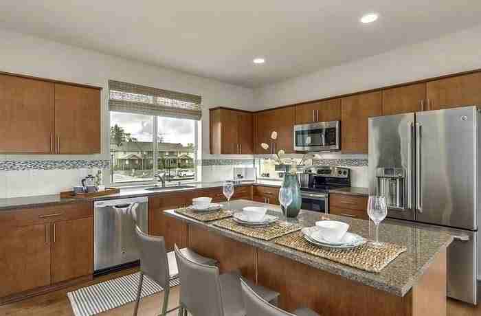 302 Chelan Ave Ne - Photo 3 of 13
