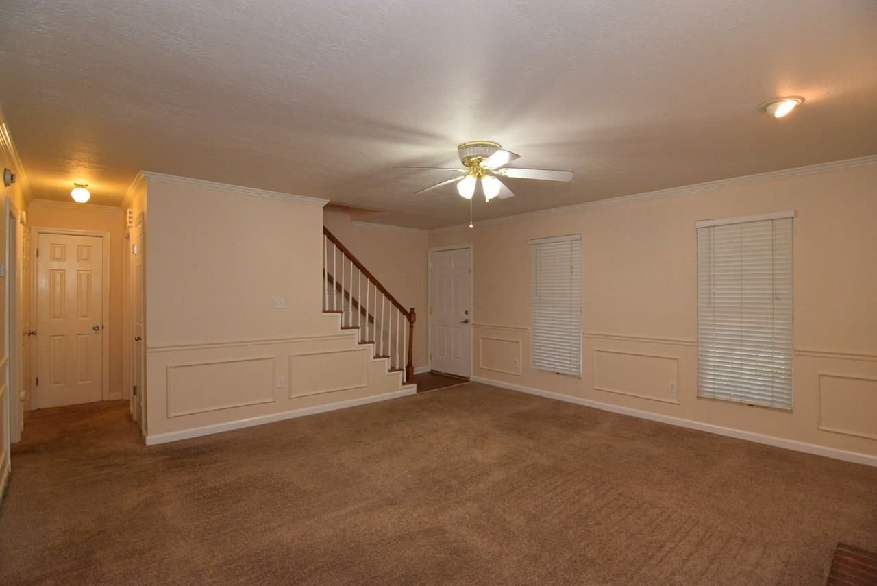 490 Pheasant Run Dr - Photo 6 of 38