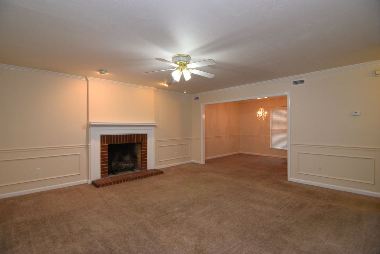 490 Pheasant Run Dr - Photo 7 of 38