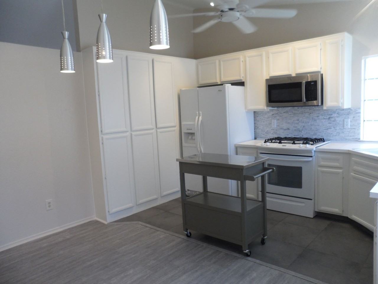 30476 Avenida Maravilla - Photo 3 of 22