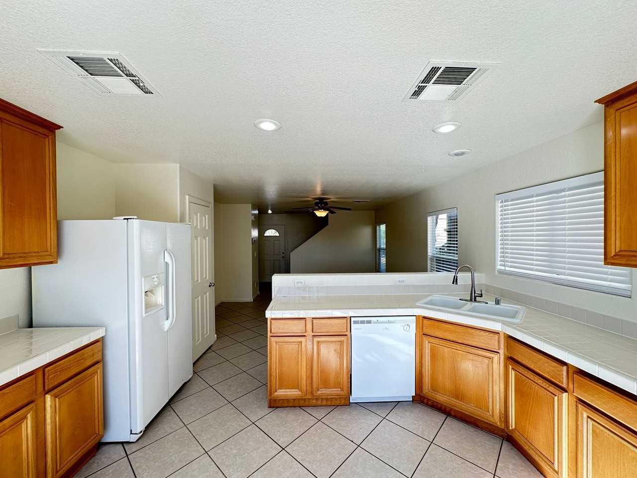 530 Cabis Bay St - Photo 7 of 21