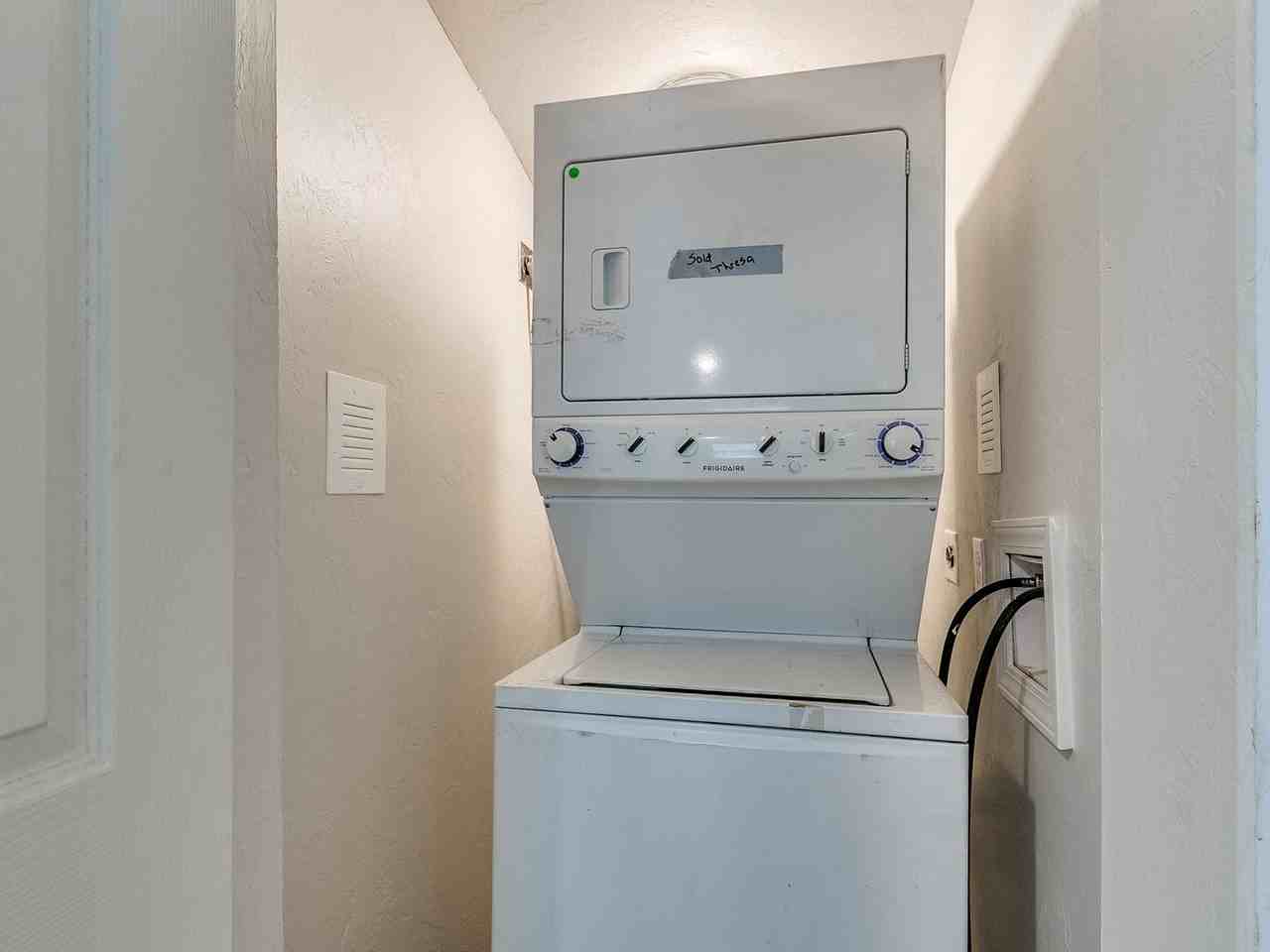 1617 1/2 Sw 32nd St - Photo 3 of 15