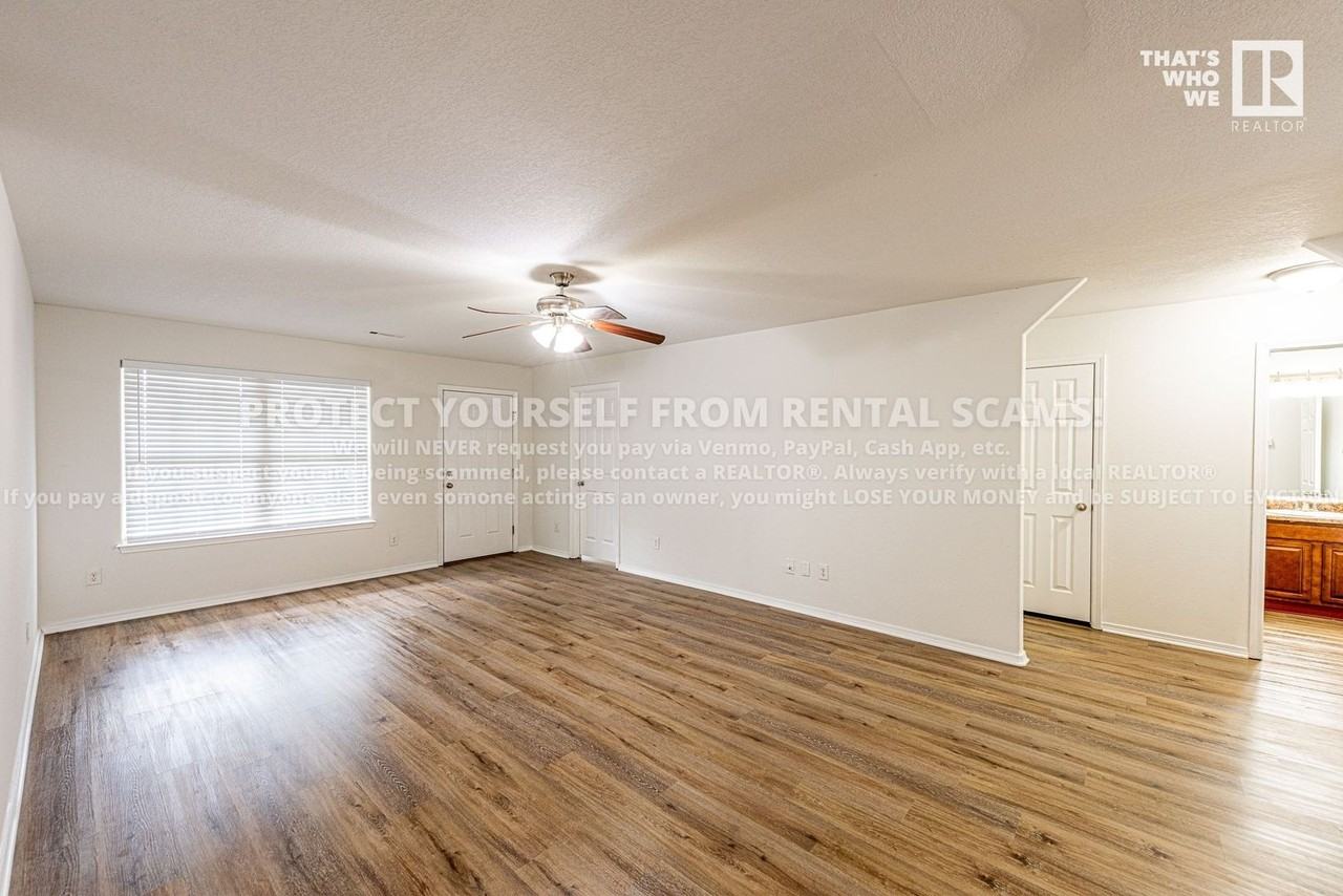 2280 Bunker Ln - Photo 3 of 15