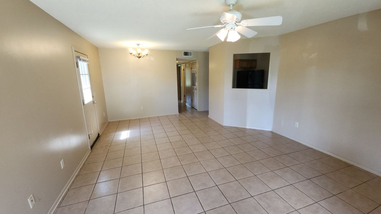 1411 North Hartford Avenue - Photo 2 of 21