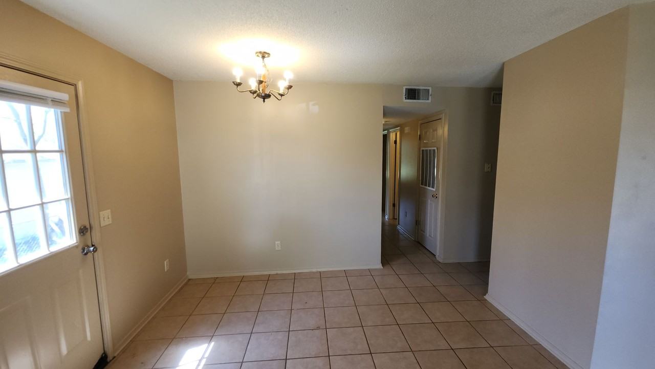 1411 North Hartford Avenue - Photo 5 of 21