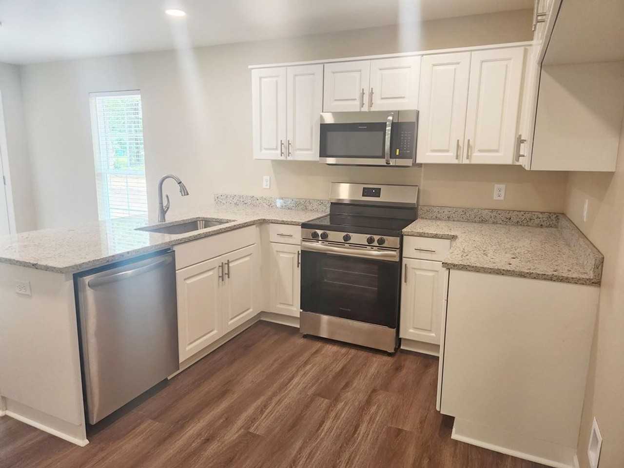 3530 Moss Island Court - Photo 5 of 13