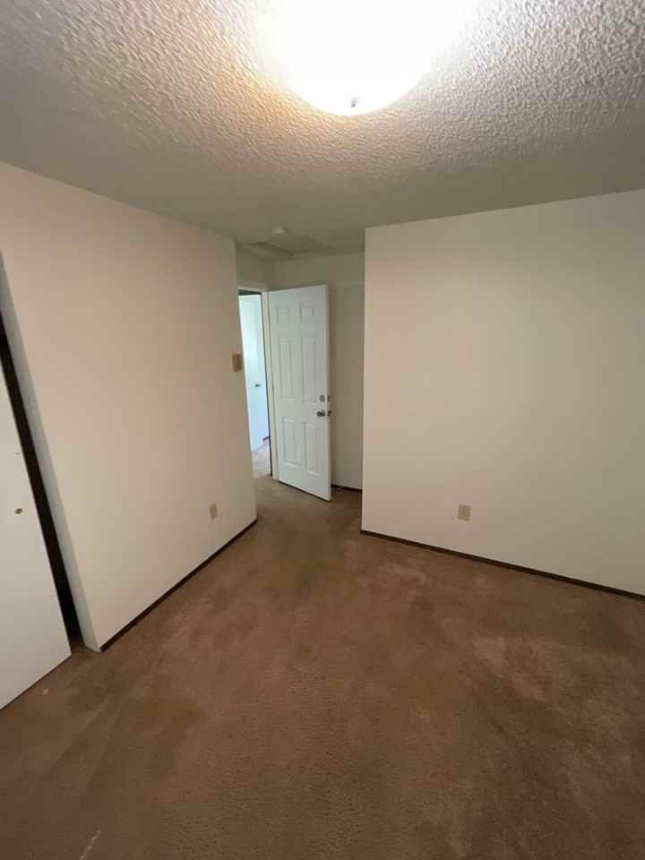 4212 E 37th Ave - Photo 7 of 9