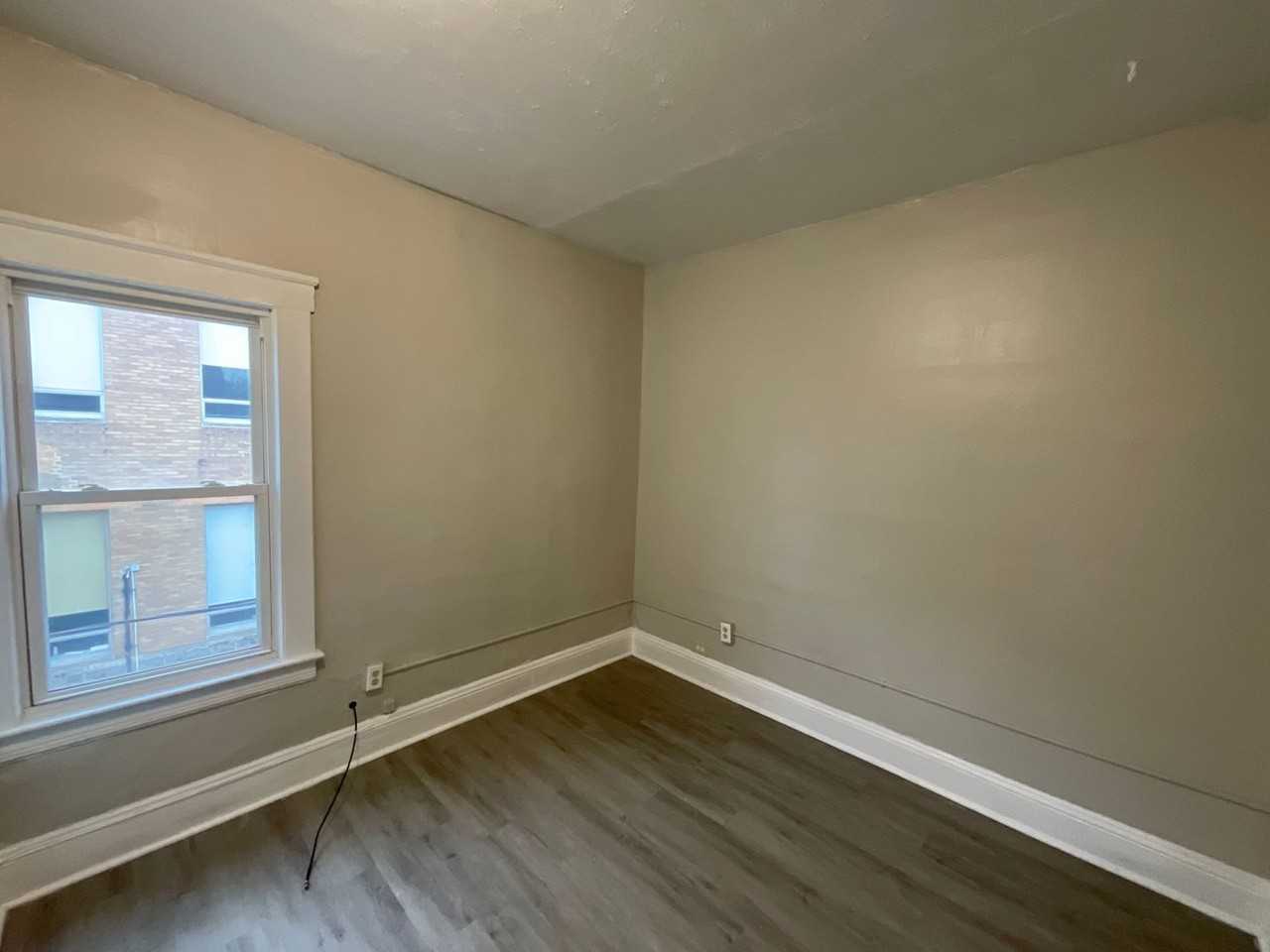 6807 Worley Ave - Photo 4 of 7