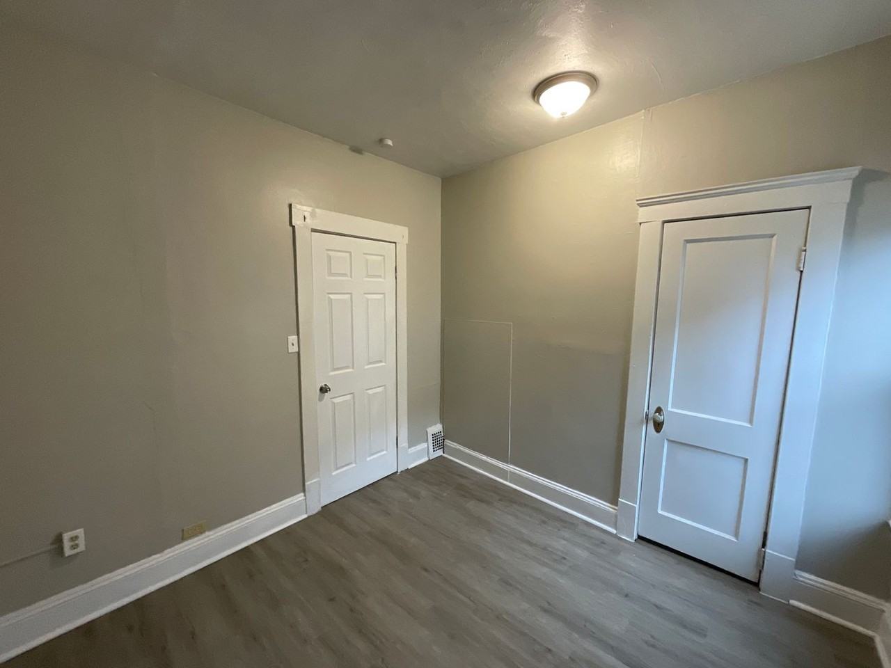 6807 Worley Ave - Photo 5 of 7