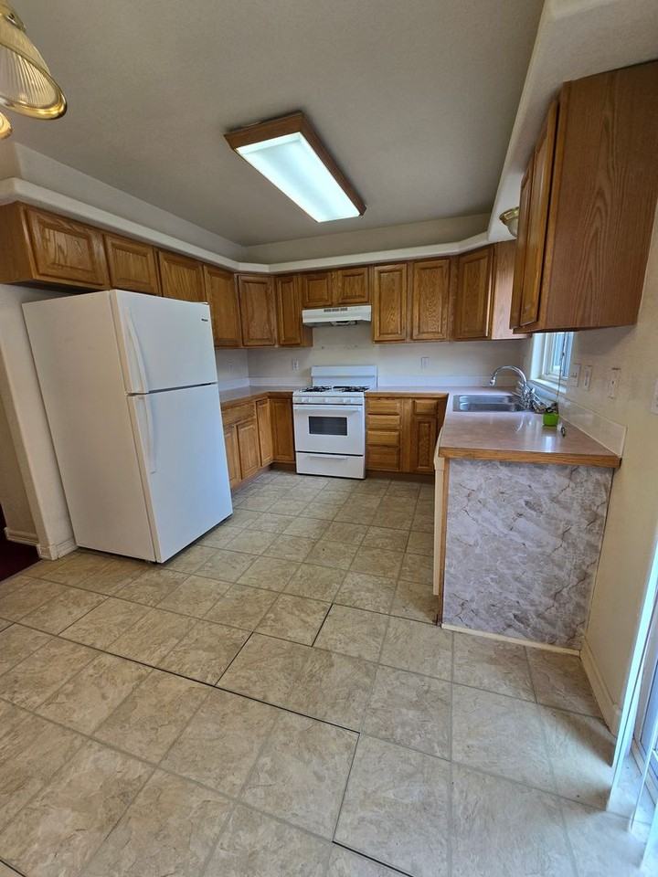 116 N Irene Ave #A - Photo 3 of 13