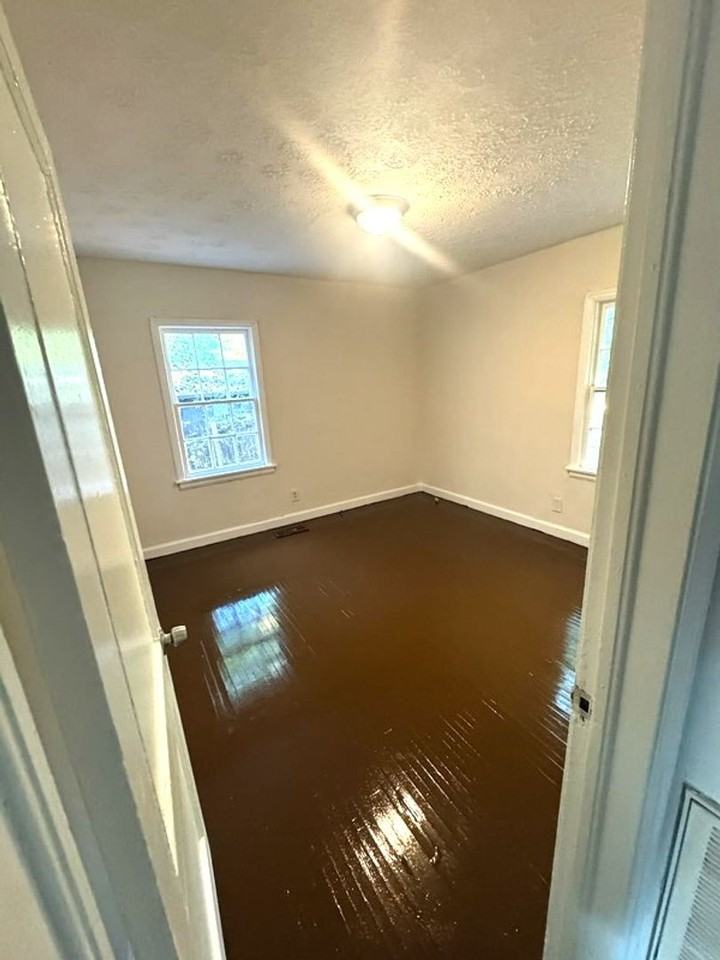 77 Lafayette Dr - Photo 3 of 8