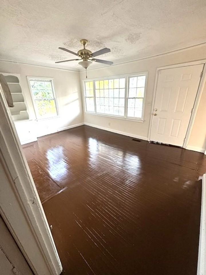 77 Lafayette Dr - Photo 6 of 8