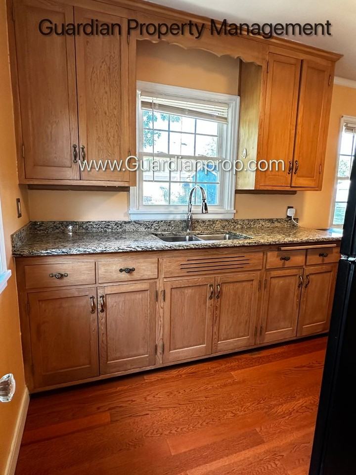 3426 Lincoln St Ne - Photo 2 of 20