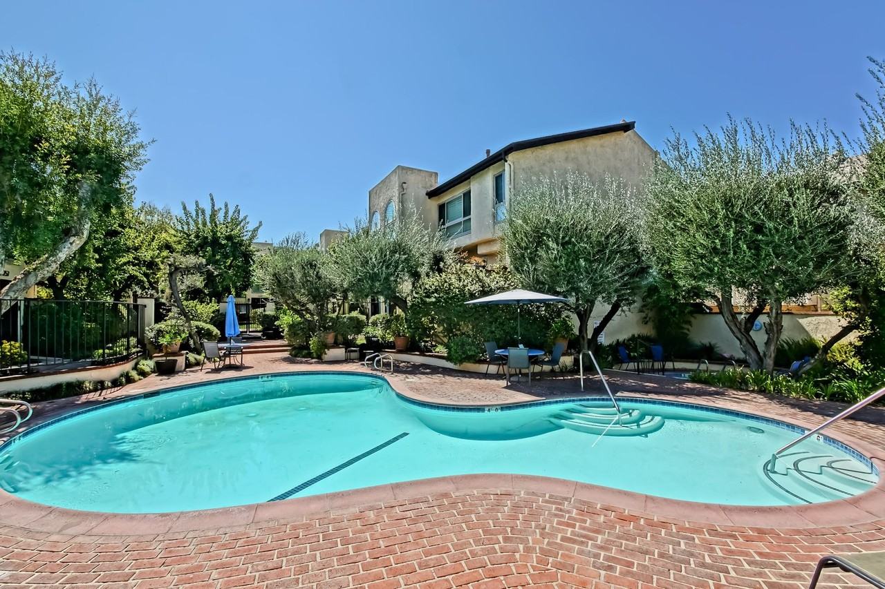 5261 Coldwater Canyon Ave #B - Photo 6 of 42