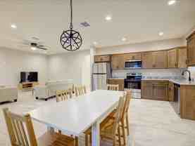 1705 N 7th Ave - Photo 1 of 1