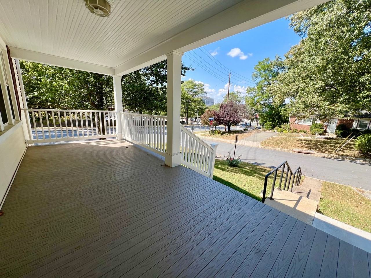 201 Highland Ave - Photo 5 of 39