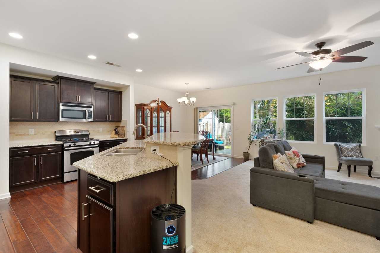 2231 Tanners Mill Dr - Photo 3 of 19