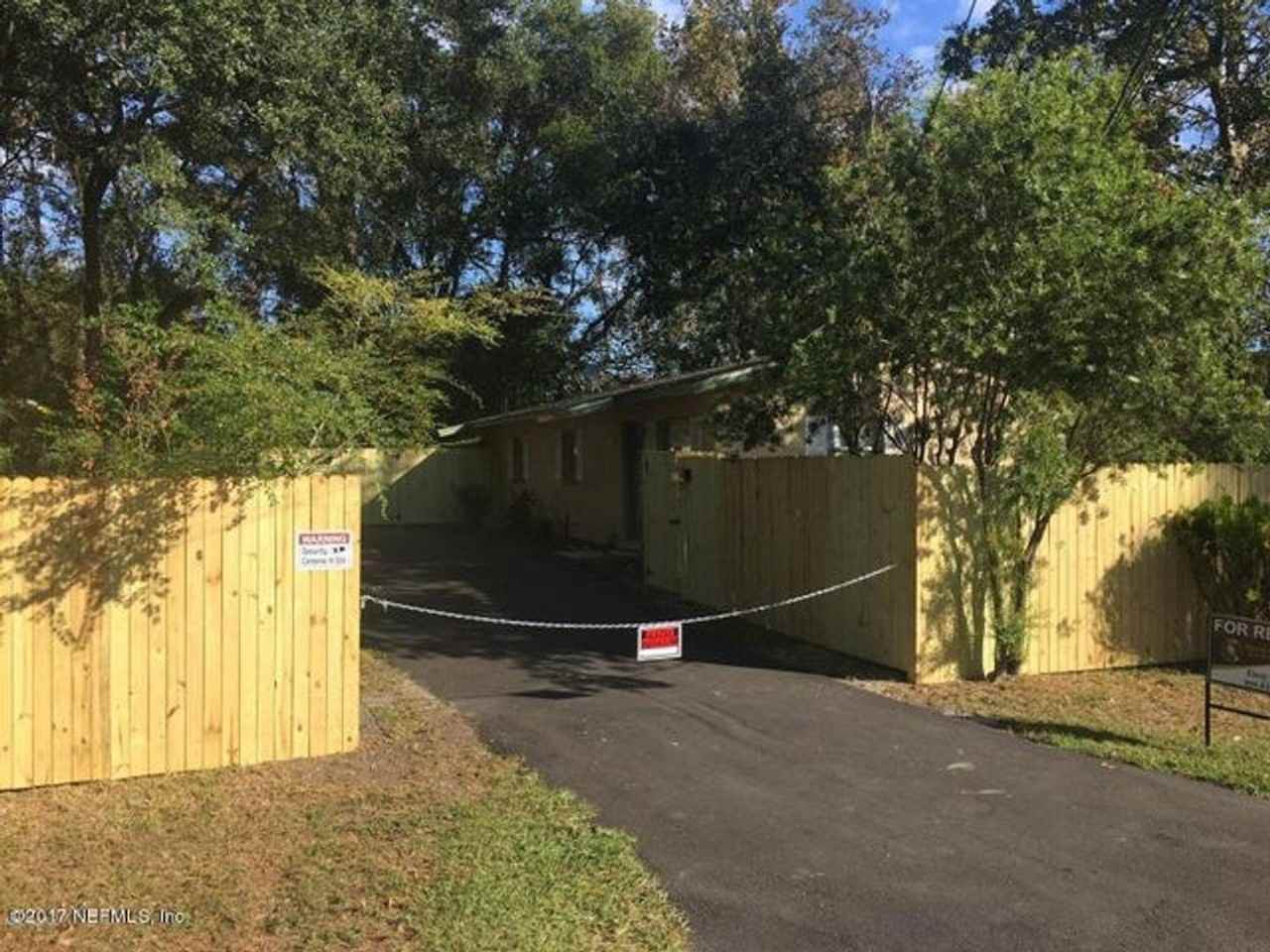 2885 Gilmore St - Photo 2 of 15