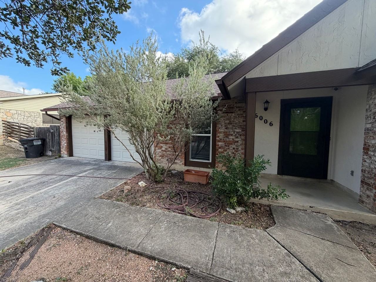 16006 Eagleway St - Photo 3 of 30